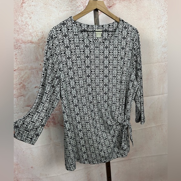 CHICO'S black white medallion print top size XL 3 tie side global chic shirt - Picture 1 of 5